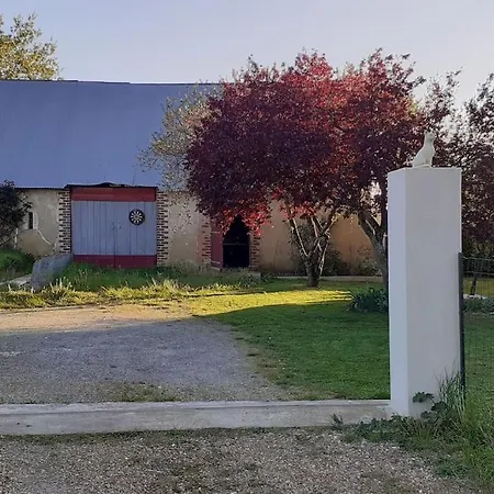 A La Bonne Franquette Berceenne Au Calme De Sa Campagne Environnante Pensionat Marigne-Laille